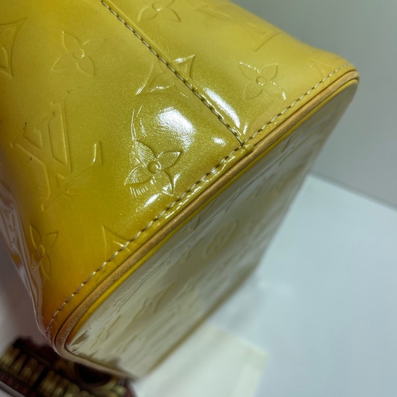Louis Vuitton Houston in Vernis Yellow comes with dust bag. - Picture 6 of 11